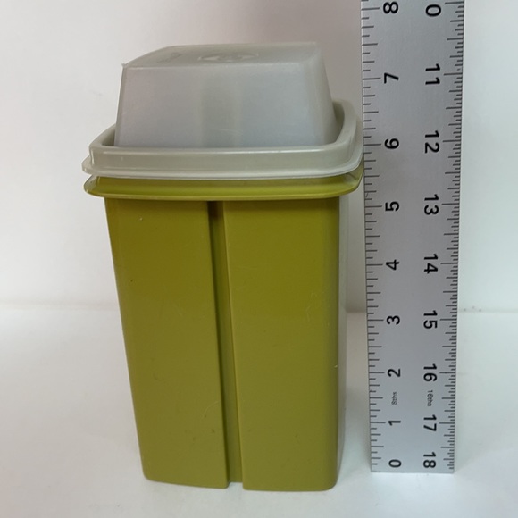 Vintage Tupperware pickle keeper container - Picture 9 of 9